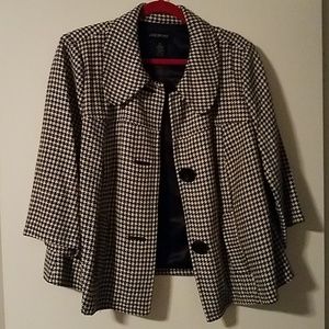 Lane Bryant Houndstooth coat; Button missing.